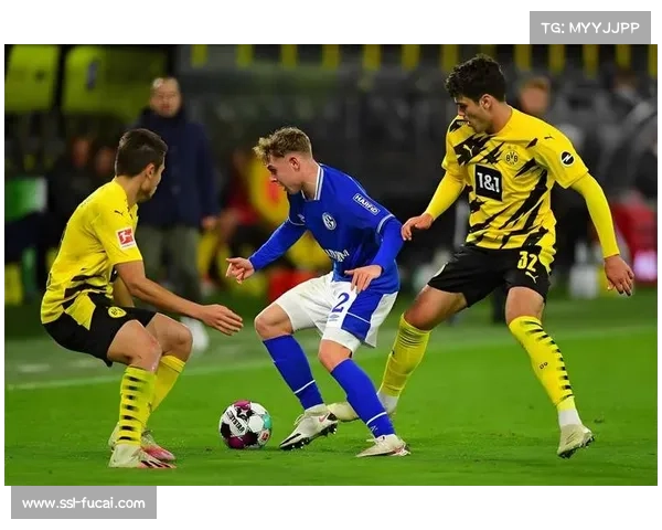 奥布拉克对阵巴萨屡献神扑，铁血防线对决青春风暴成焦点