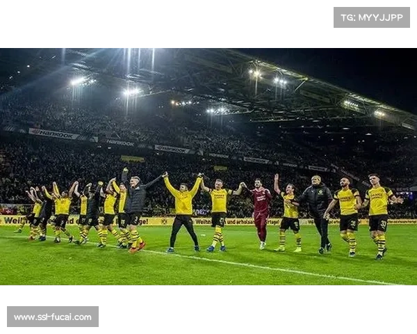 德甲俱乐部圣诞赛程传统，节日氛围融入绿茵场